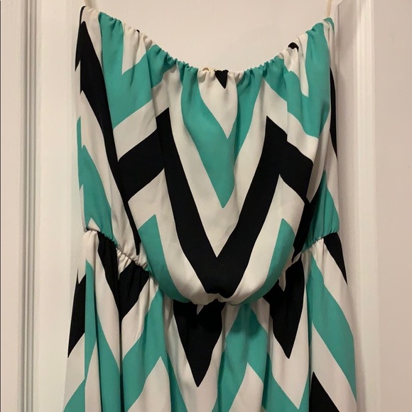Chevron Maxi Dress - Picture 5 of 8